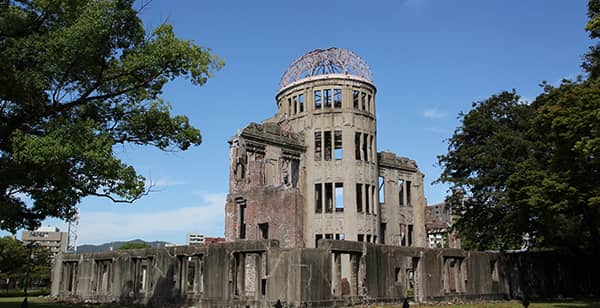 広島市内に佇む原爆ドーム